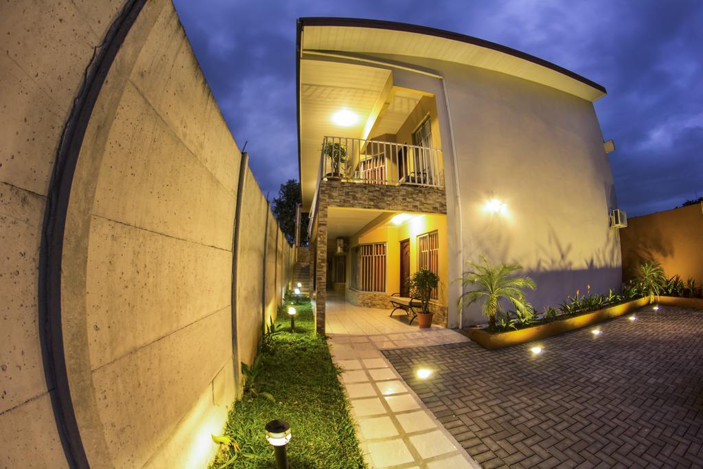 Apartamentos Valle Del Volcan La Fortuna Eksteriør billede