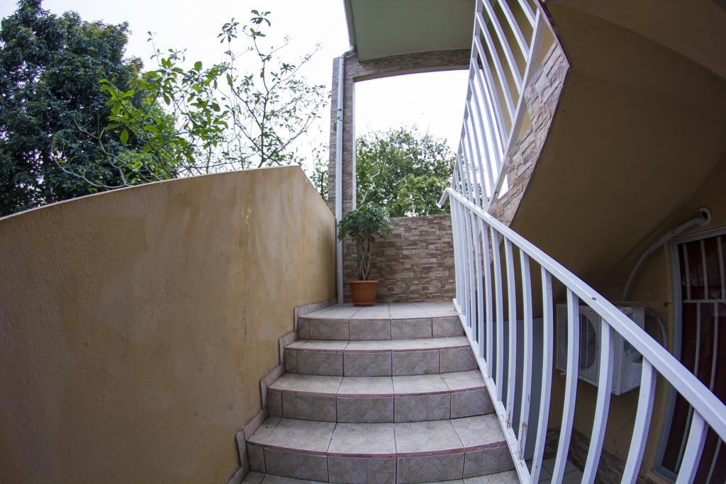 Apartamentos Valle Del Volcan La Fortuna Eksteriør billede