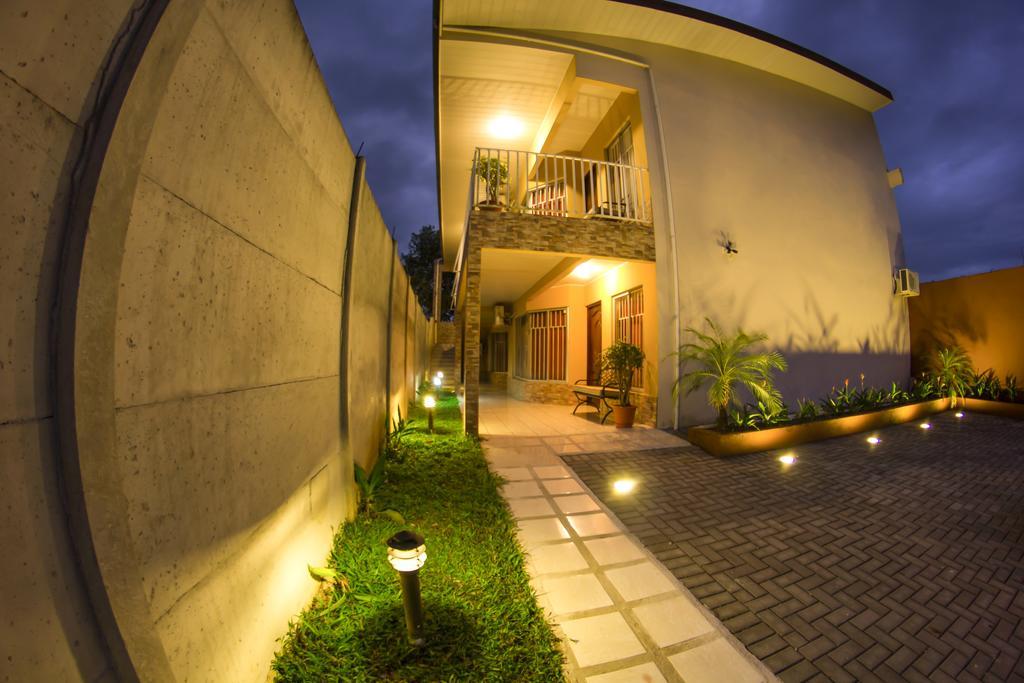 Apartamentos Valle Del Volcan La Fortuna Eksteriør billede